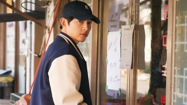Ba pha lật ngược tình thế đầy kịch tính của Song Joong Ki trong phim ‘Cậu út nhà tài phiệt’