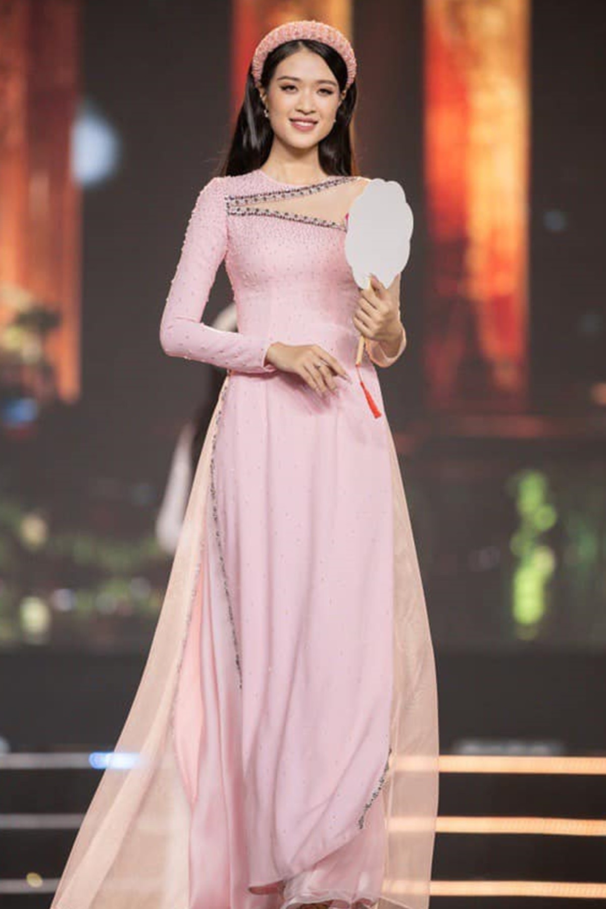 Hồ Thị Yến Nhi là người đẹp cao nhất dàn thí sinh Hoa hậu Việt Nam 2022.
