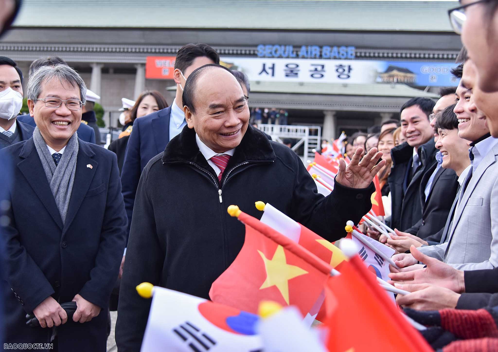 Chủ tịch nước Nguyễn Xuân Phúc đến Hàn Quốc, bắt đầu chuyến chuyến thăm cấp Nhà nước