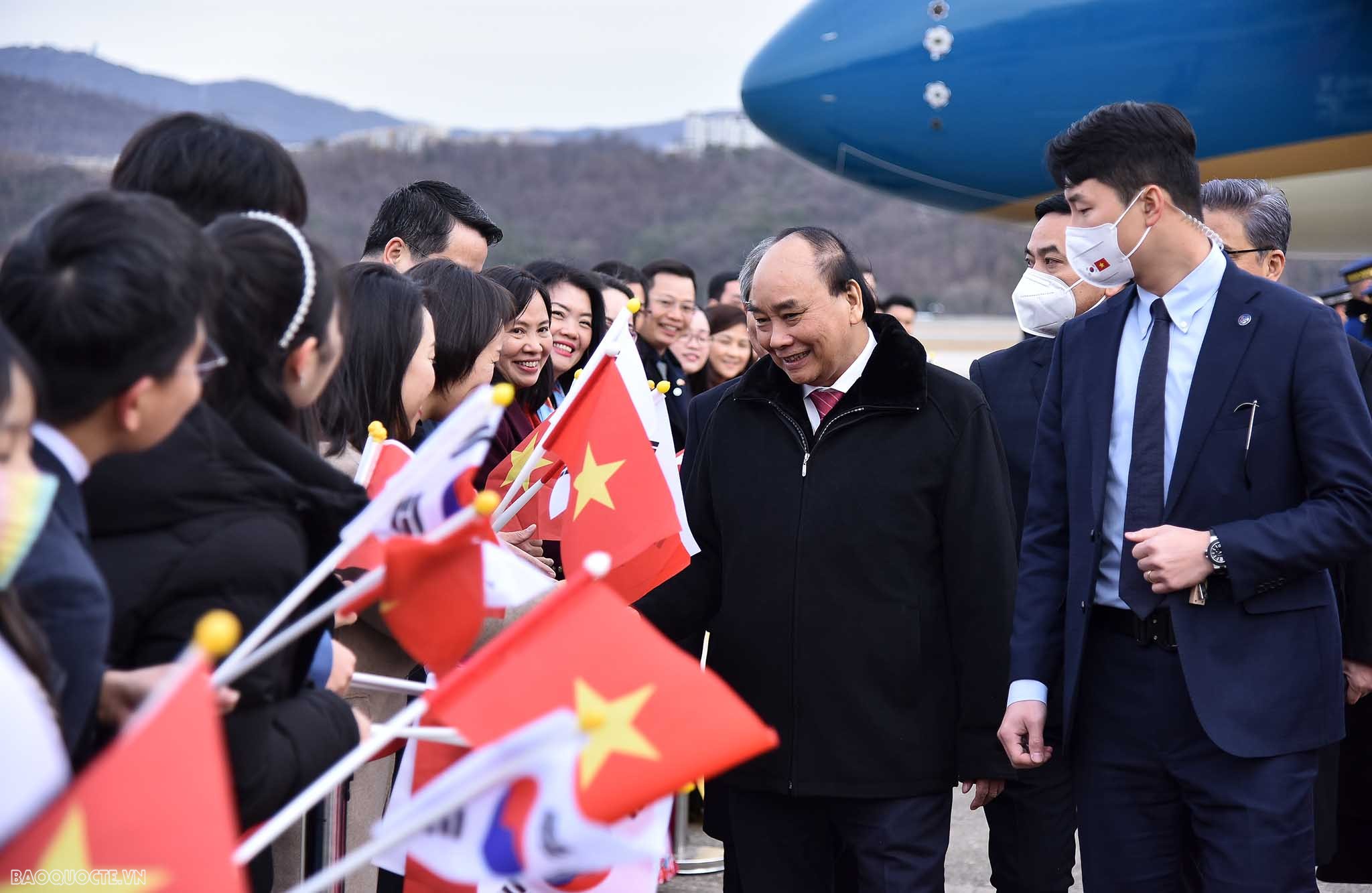 Chủ tịch nước Nguyễn Xuân Phúc đến Hàn Quốc, bắt đầu chuyến chuyến thăm cấp Nhà nước