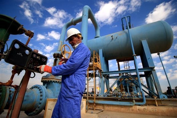 G7 đồng thuận áp giá trần lên dầu Nga, OPEC+ quyết định giữ nguyên sản lượng dầu