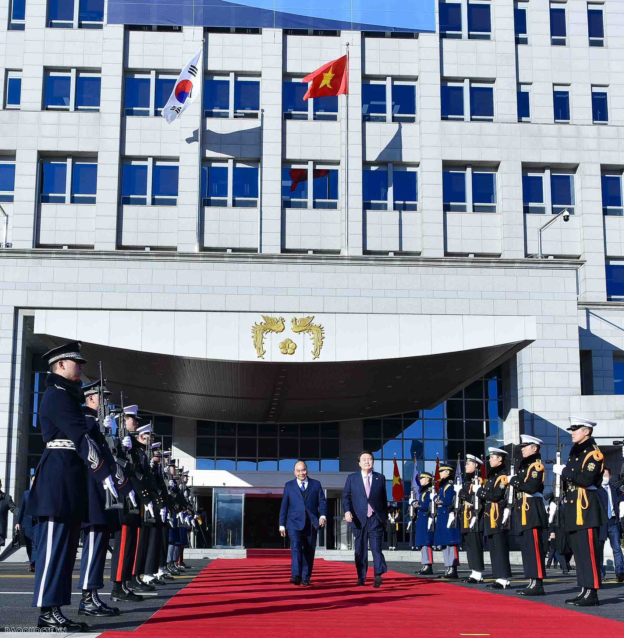 Official welcome ceremony held for President Nguyen Xuan Phuc in RoK