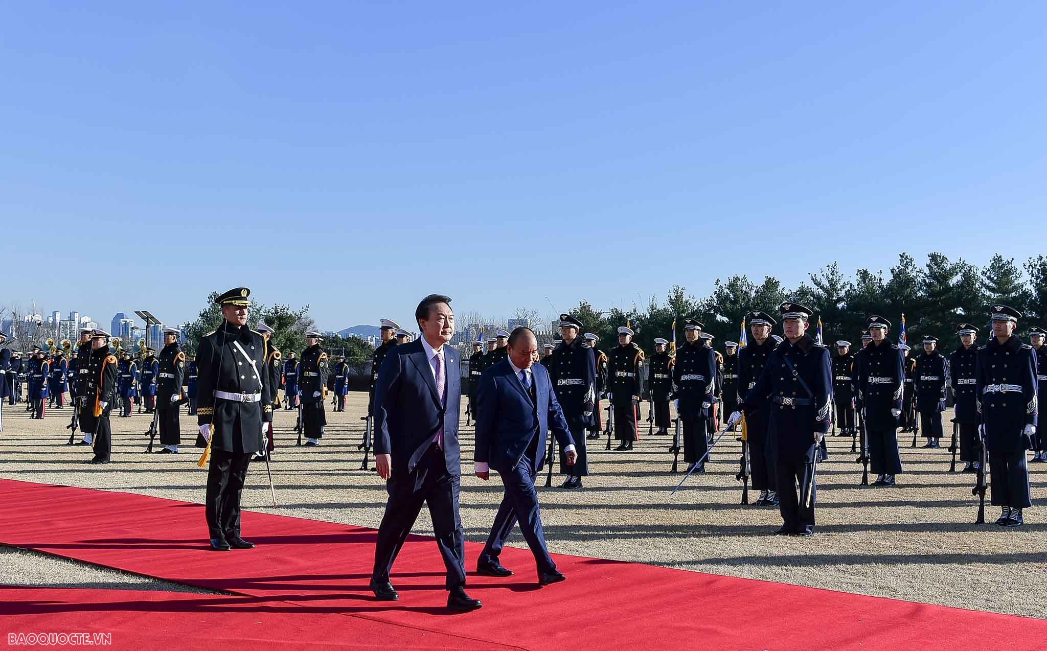 Official welcome ceremony held for President Nguyen Xuan Phuc in RoK