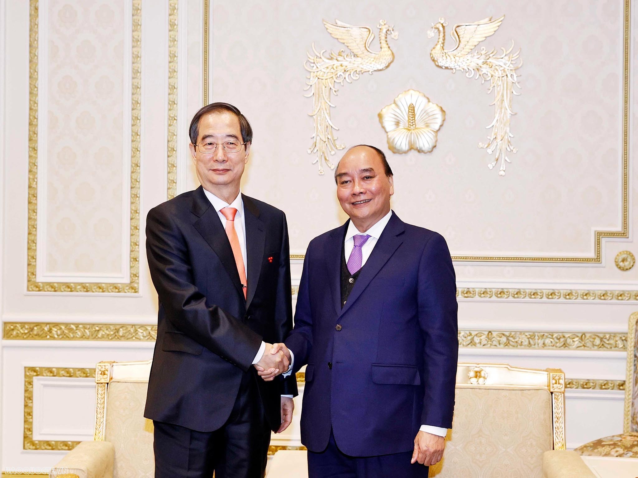 President Nguyen Xuan Phuc meets RoK Prime Minister Han Duck Soo