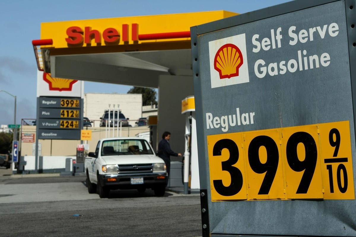 Giá xăng dầu hôm nay 6/12: Lo ngại Fed 'mạnh tay', giá dầu giảm hơn 3%