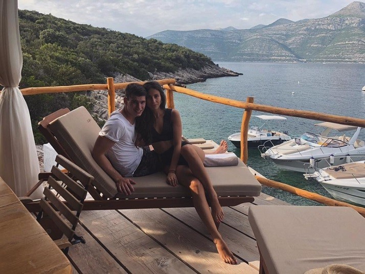 Sở thích đi du lịch khắp châu Âu cùng vợ của thủ môn Dominik Livakovi đội tuyển Croatia