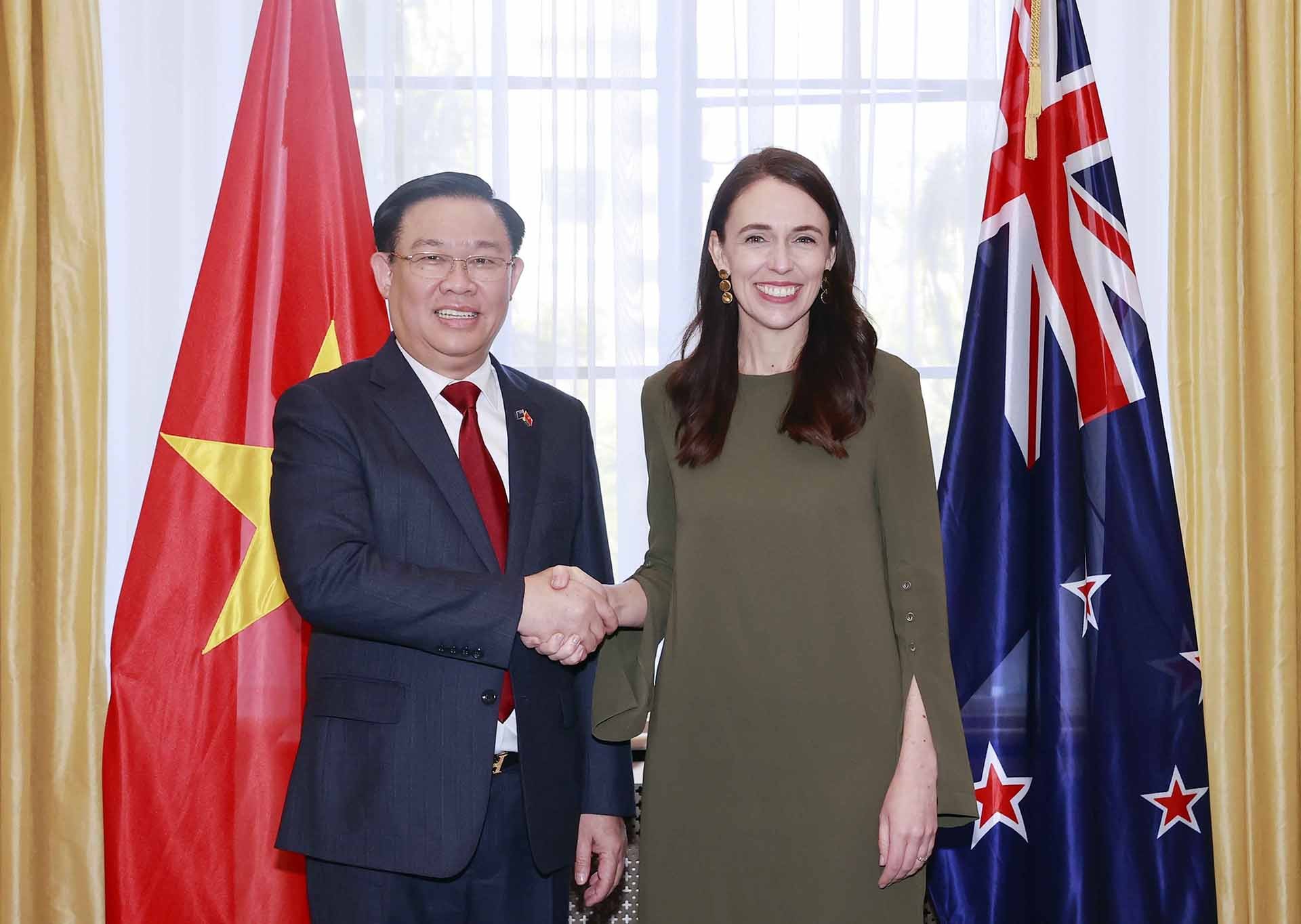 Chủ tịch Quốc hội Vương Đình Huệ hội kiến Thủ tướng New Zealand Jacinda Ardern. (Nguồn: TTXVN)