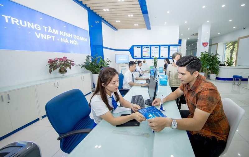 Tư vấn cho khách hàng về các dịch vụ viễn thông - công nghệ thông tin của VNPT Hà Nội.