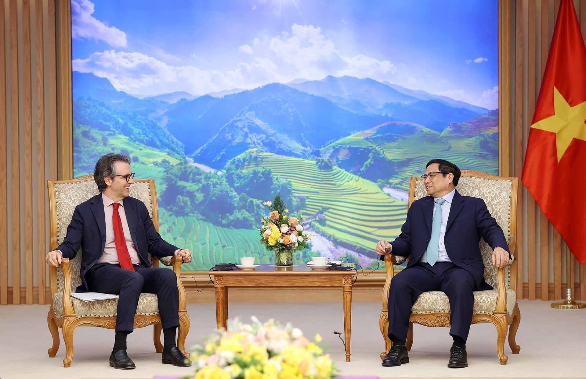 Thủ tướng Phạm Minh Chính tiếp Trưởng Phái đoàn Liên minh châu Âu (EU) tại Việt Nam Giorgio Aliberti. (Nguồn: TTXVN)