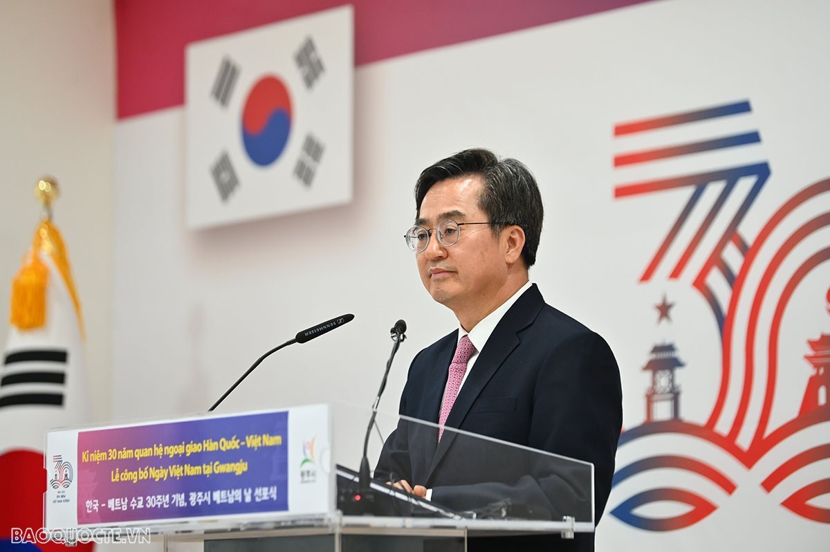 President Nguyen Xuan Phuc visits RoK Gyeonggi Province, announces Vietnam Day in Gwangju