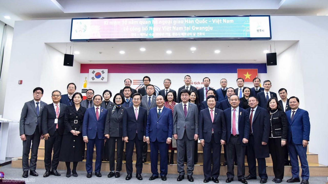 President Nguyen Xuan Phuc visits RoK Gyeonggi Province, opens Vietnam Day in Gwangju