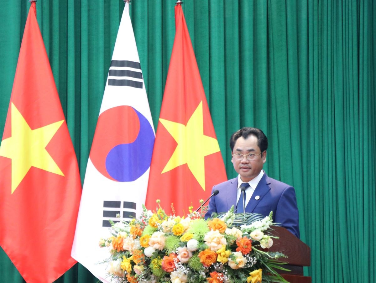 Ông Trịnh Việt Hùng, Chủ tịch UBND tỉnh Thái Nguyên đọc diễn văn tại buổi lễ. (Nguồn: TTXVN)
