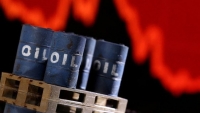 Giá xăng dầu hôm nay 7/12: Nhà đầu tư 'tháo chạy' khỏi thị trường; giá dầu trượt dài