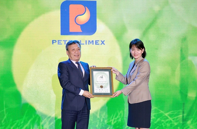 Petrolimex được vinh danh Top 10 doanh nghiệp niêm yết nhóm vốn hóa lớn có BCTN tốt nhất năm 2022