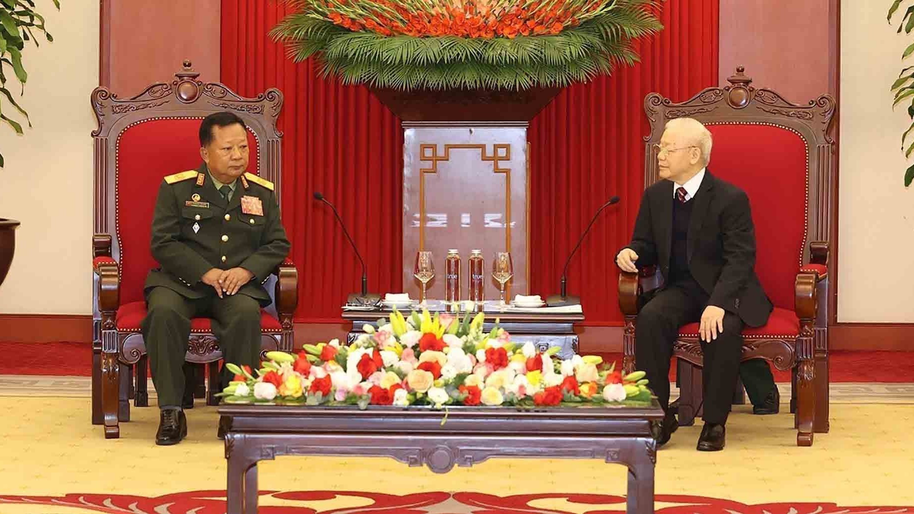 Tổng Bí thư Nguyễn Phú Trọng tiếp Phó Thủ tướng, Bộ trưởng Quốc phòng Lào