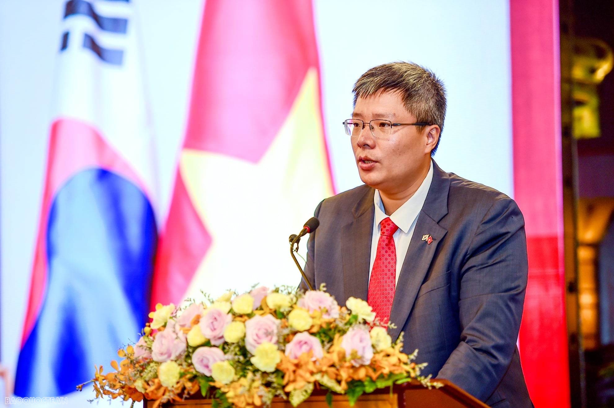 Giới doanh nhân nêu giải pháp nâng tầm trí tuệ Việt tại đất nước phát triển