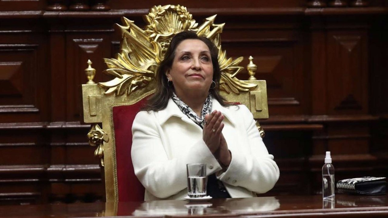 Peru: Quốc hội cáo buộc ông Pedro Castillo ‘không có năng lực đạo đức’; nữ Tổng thống đầu tiên nhậm chức