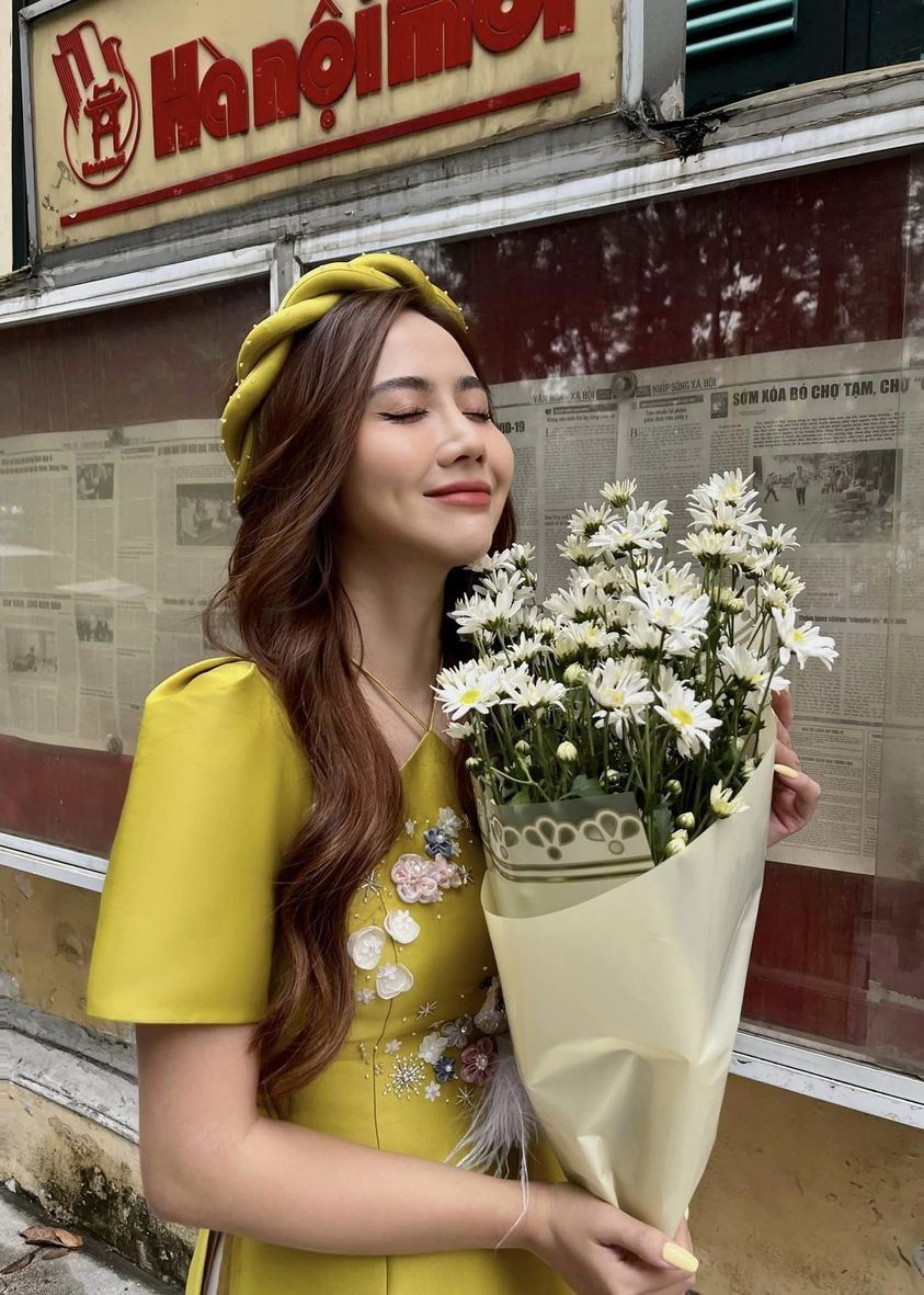 Huyền Lizzie Huyền Lizzie