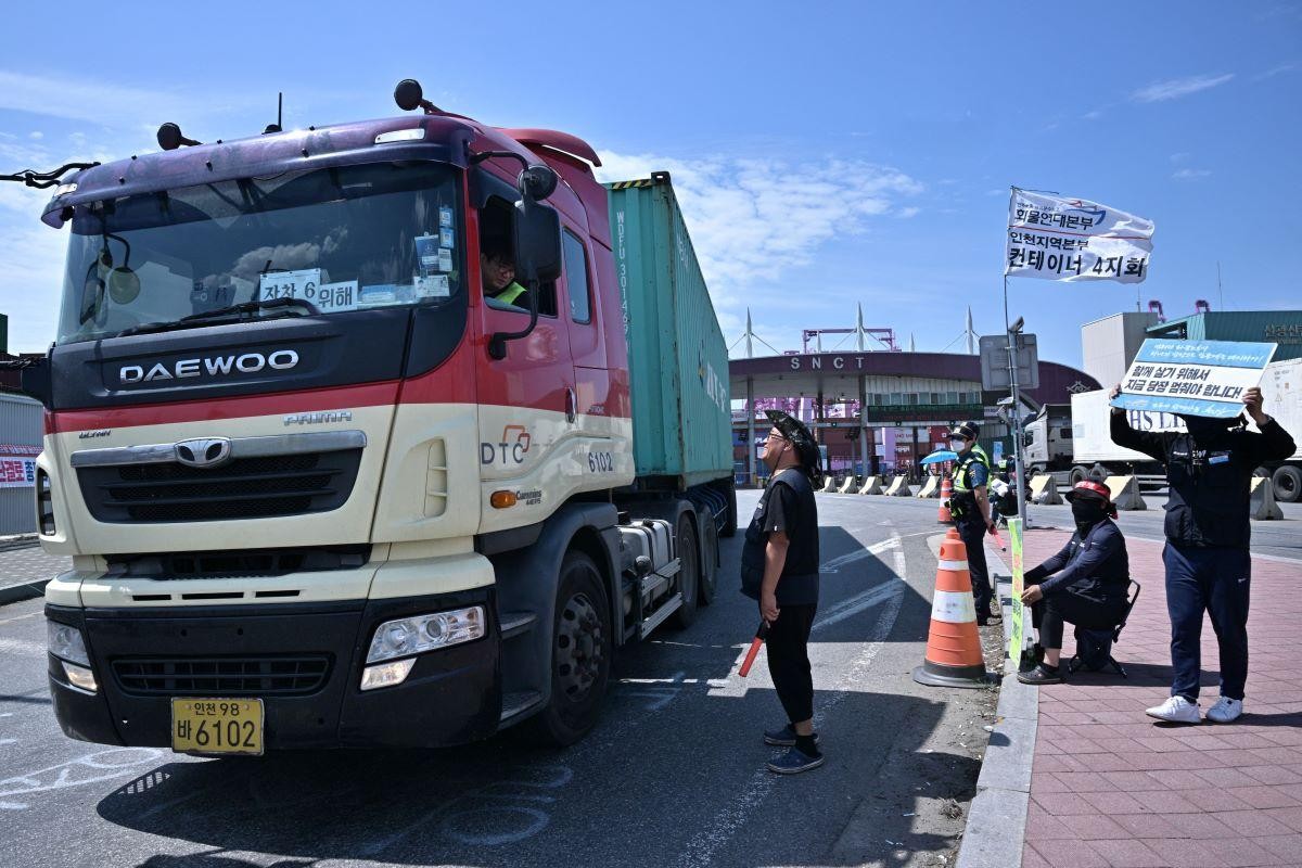 Hàn Quốc: Cuộc đình công của tài xế xe tải trước bước ngoặt mới