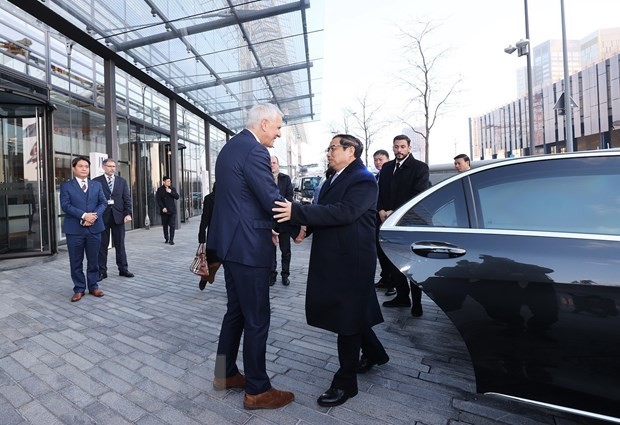 Lãnh đạo Ngân hàng Đầu tư châu Âu (EIB) đón Thủ tướng Phạm Minh Chính đến thăm và làm việc. 