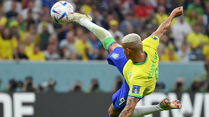 Richarlison đang là ứng viên nặng ký cho bàn thắng đẹp nhất  World Cup 2022 với cú tung người móc bóng vào lưới Serbia.