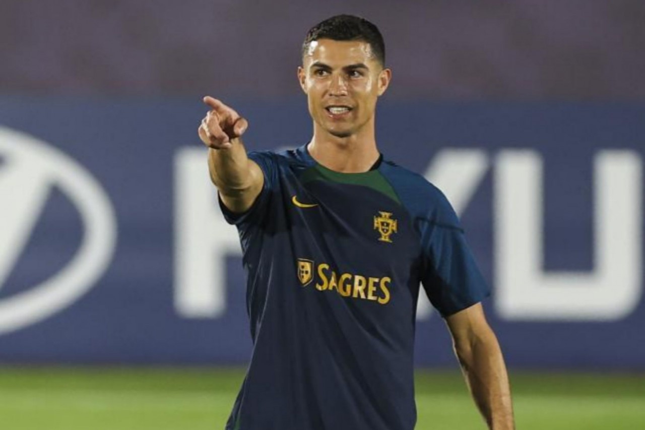 Đội bóng chi 2022 triệu USD chiêu mộ Ronaldo là... chuyện không tưởng