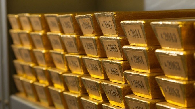 Giá vàng hôm nay 20/12/2023: Giá vàng miếng SJC tăng vùn vụt, 'lật đổ' mọi kỷ lục; vàng thế giới tăng phi lý, sẽ 'trượt dài' ngay sau đây?