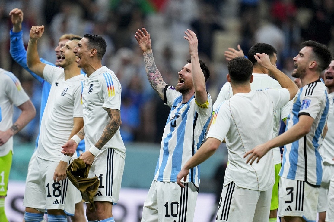 Messi ghi bàn, lập công đưa Argentina vào chung kết World Cup 2022