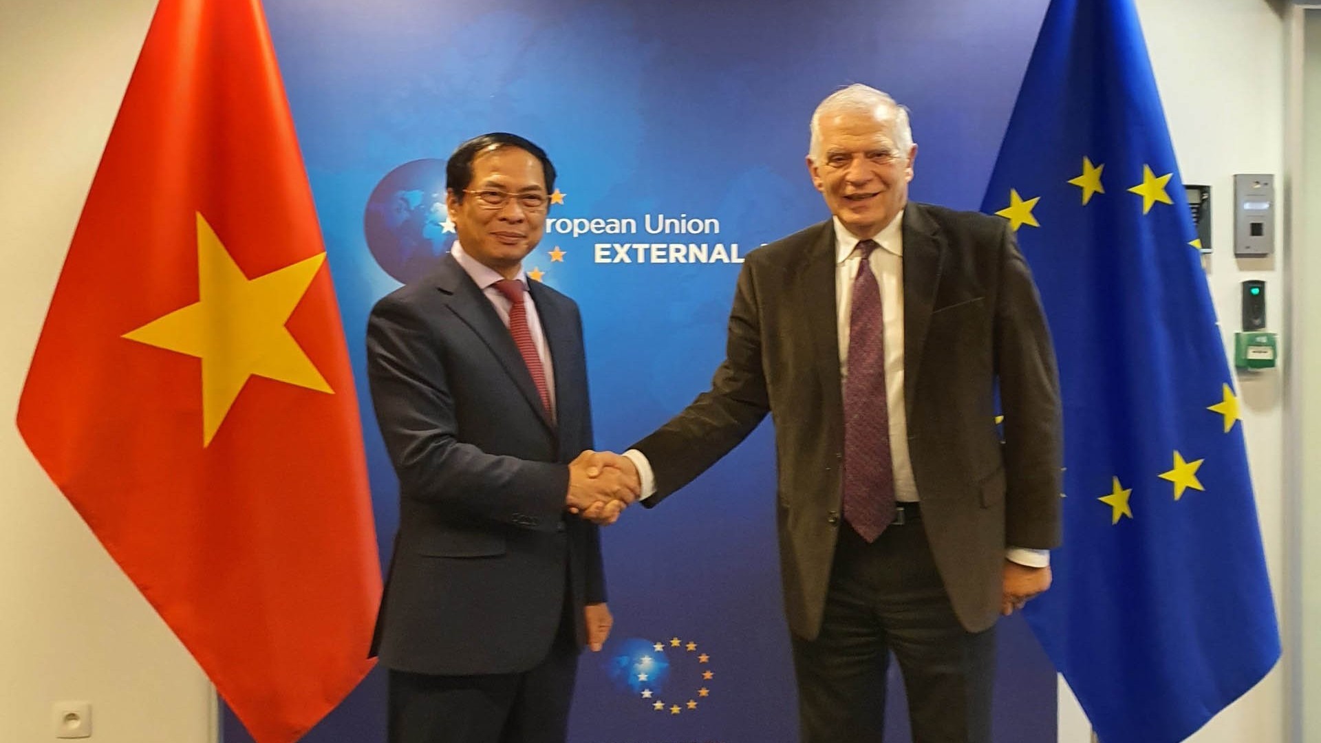 bo truong ngoai giao bui thanh son gap dai dien cap cao eu ve chinh sach an ninh va doi ngoai pho chu tich ec josep borrell