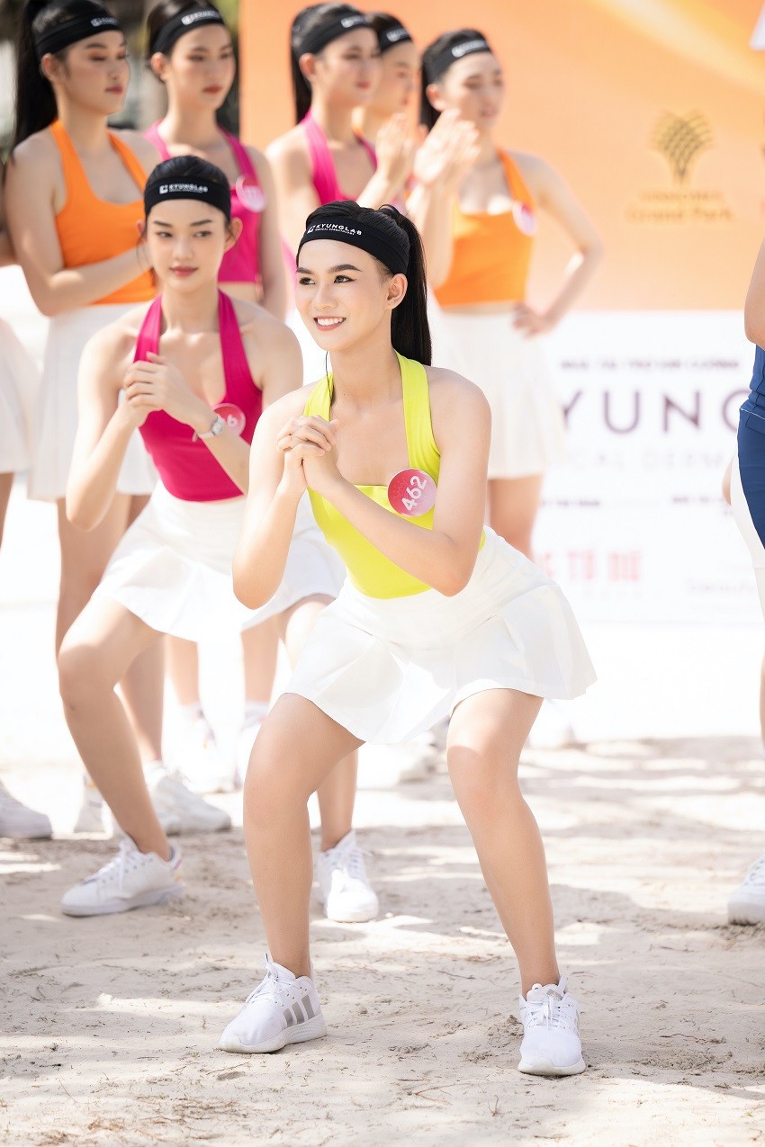 Top 35 Hoa hậu Việt Nam 2022 quyến rũ thi 'Người đẹp thể thao'