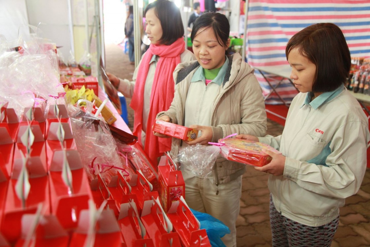 Tiền lương, thưởng Tết của người lao động Hà Nội thế nào?