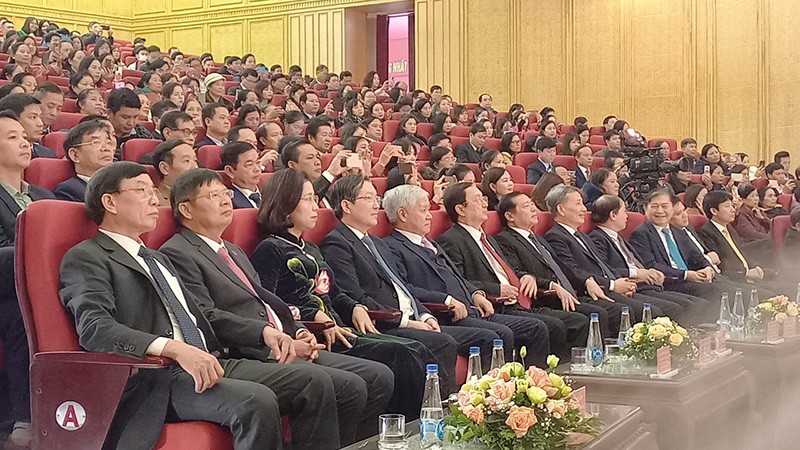 Lãnh đạo Trung ương Mặt trận Tổ quốc Việt Nam, lãnh đạo Ủy ban Khoa học, Công nghệ và Môi trường của Quốc hội; lãnh đạo các bộ, ban ngành Trung ương và Trung ương Hội Nông dân Việt Nam tham dự Lễ Tôn vinh.