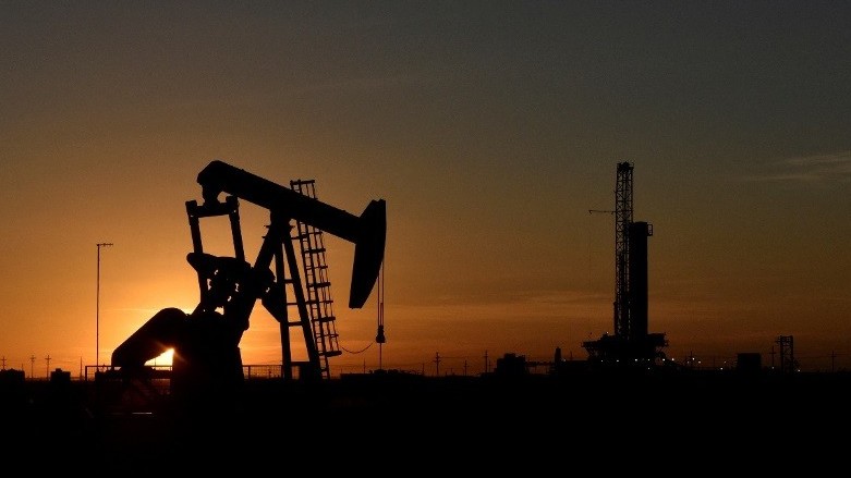 Giá xăng dầu hôm nay 16/12: Tăng hơn 1 USD/thùng; doanh nghiệp xăng dầu 'kêu trời' vì lỗ đậm