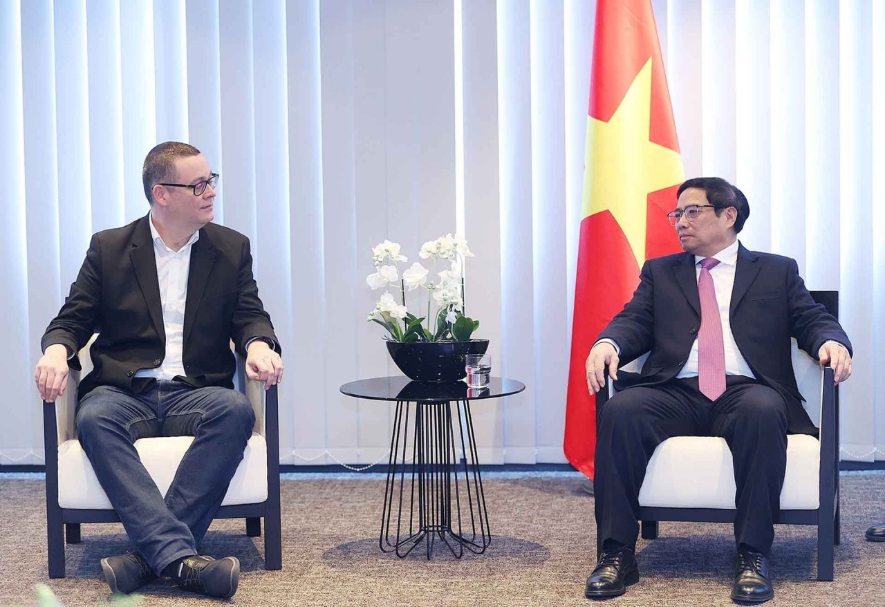 Prime Minister Pham Minh Chinh meets President of Workers’ Party of Belgium