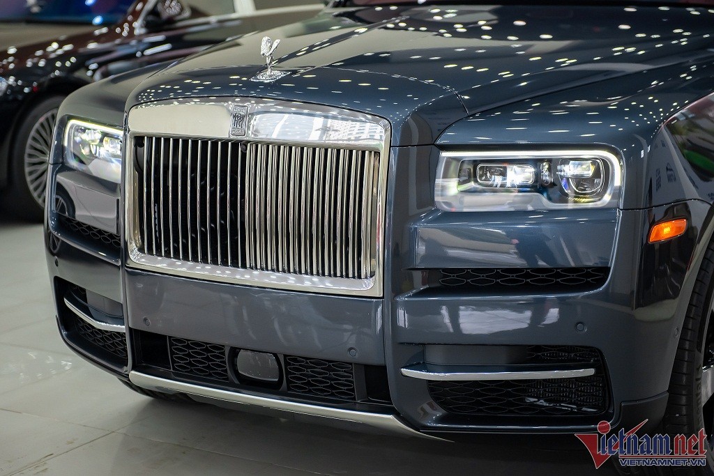 Cận cảnh Rolls-Royce Cullinan 35 tỷ màu độc nhất Việt Nam