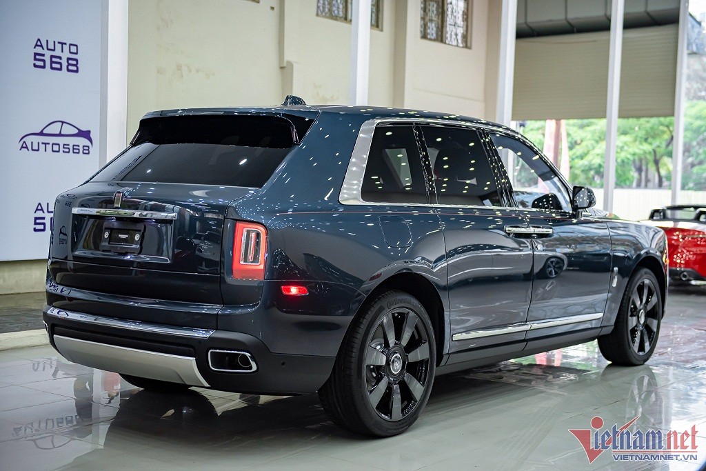 Cận cảnh Rolls-Royce Cullinan 35 tỷ màu độc nhất Việt Nam