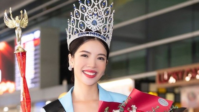 Hoa hậu châu Á 2022 Thuỳ Dung rạng ngời về nước sau đăng quang