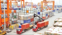 Xuất khẩu ngày 12-16/12: Thặng dư thương mại lên tới 10,68 tỷ USD; nguy cơ 'đòn' phòng vệ thương mại từ Mỹ