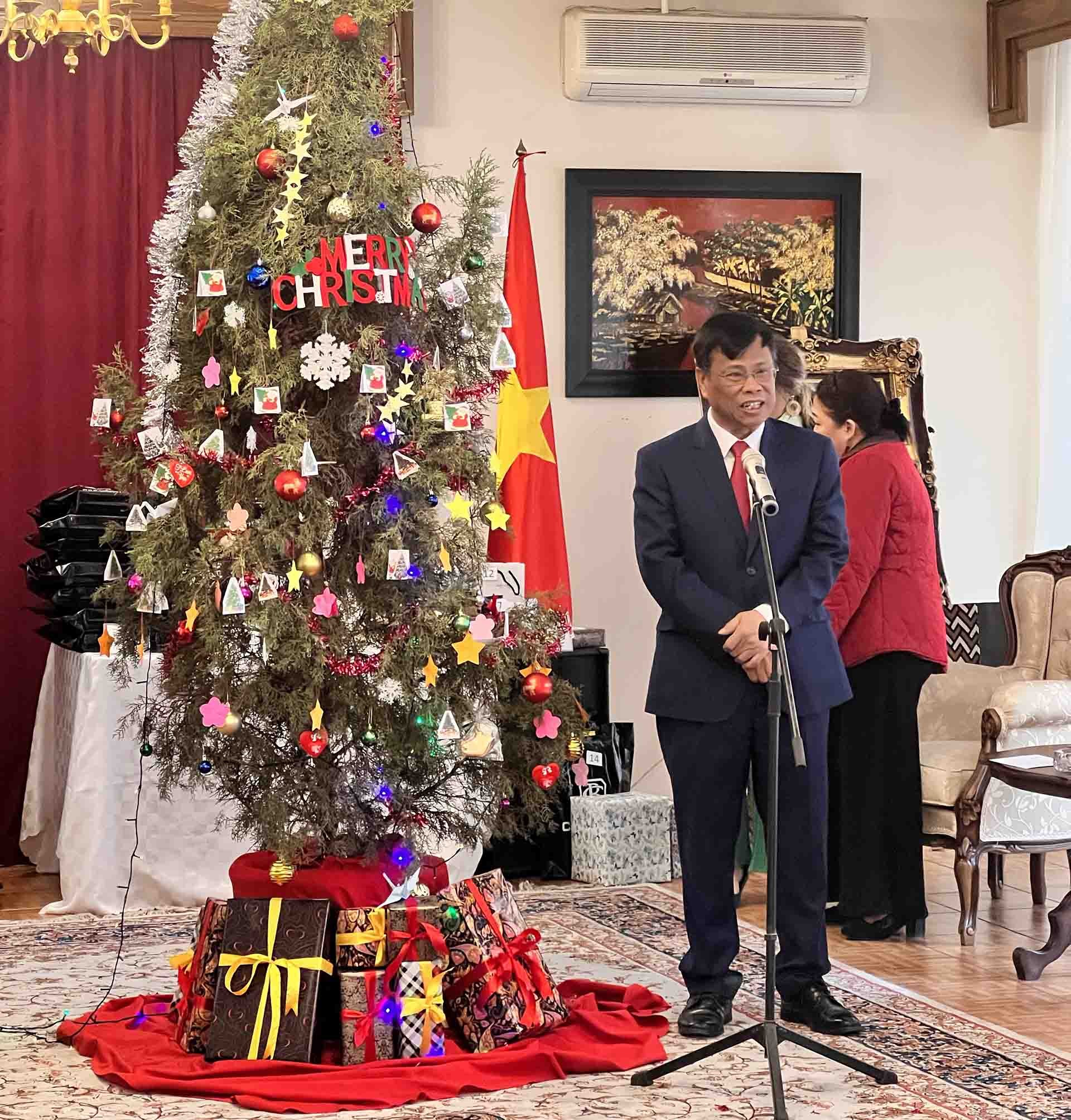 Đại sứ quán Việt Nam tại Iran tổ chức giao lưu giữa các cán bộ nữ và phu nhân ASEAN