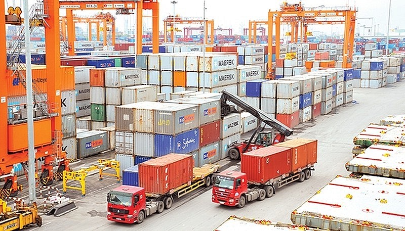 Xuất khẩu ngày 12-16/12: Thặng dư thương mại lên tới 10,68 tỷ USD; nguy cơ 'đòn' phòng vệ thương mại từ Mỹ