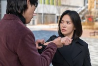 Song Hye Kyo gây bất ngờ với vai phản diện, sắc sảo phim