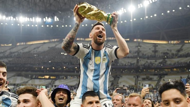 World Cup 2022: Lionel Messi lập hàng loạt kỷ lục và sẽ tiếp tục gắn bó với Agentina
