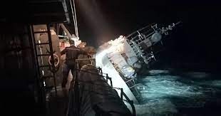 Tàu chiến đắm do thời tiết xấu, Thái Lan cố gắng cứu 28 thuyền viên mất tích