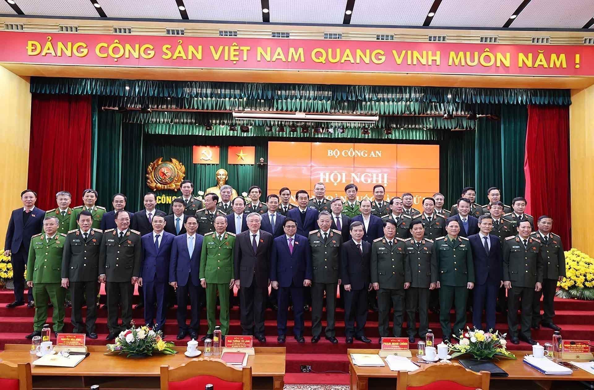 Thủ tướng Phạm Minh Chính và các đại biểu dự Hội nghị Công an toàn quốc. (Nguồn: TTXVN)
