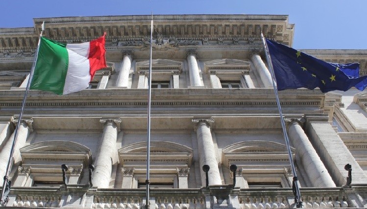 Italy 'kêu ca' về quyết định tăng lãi suất mới của ECB
