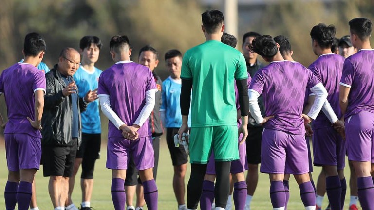 AFF Cup 2022: Đội tuyển Việt Nam sẽ vượt qua Lào trong trận đấu cổ động viên phủ kín khán đài?