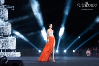 Sao Việt: Hoa hậu Tiểu Vy bốc lửa trên sàn diễn Hoa hậu Việt Nam 2022, Hoa hậu Jennifer Phạm tình tứ bên chồng đại gia