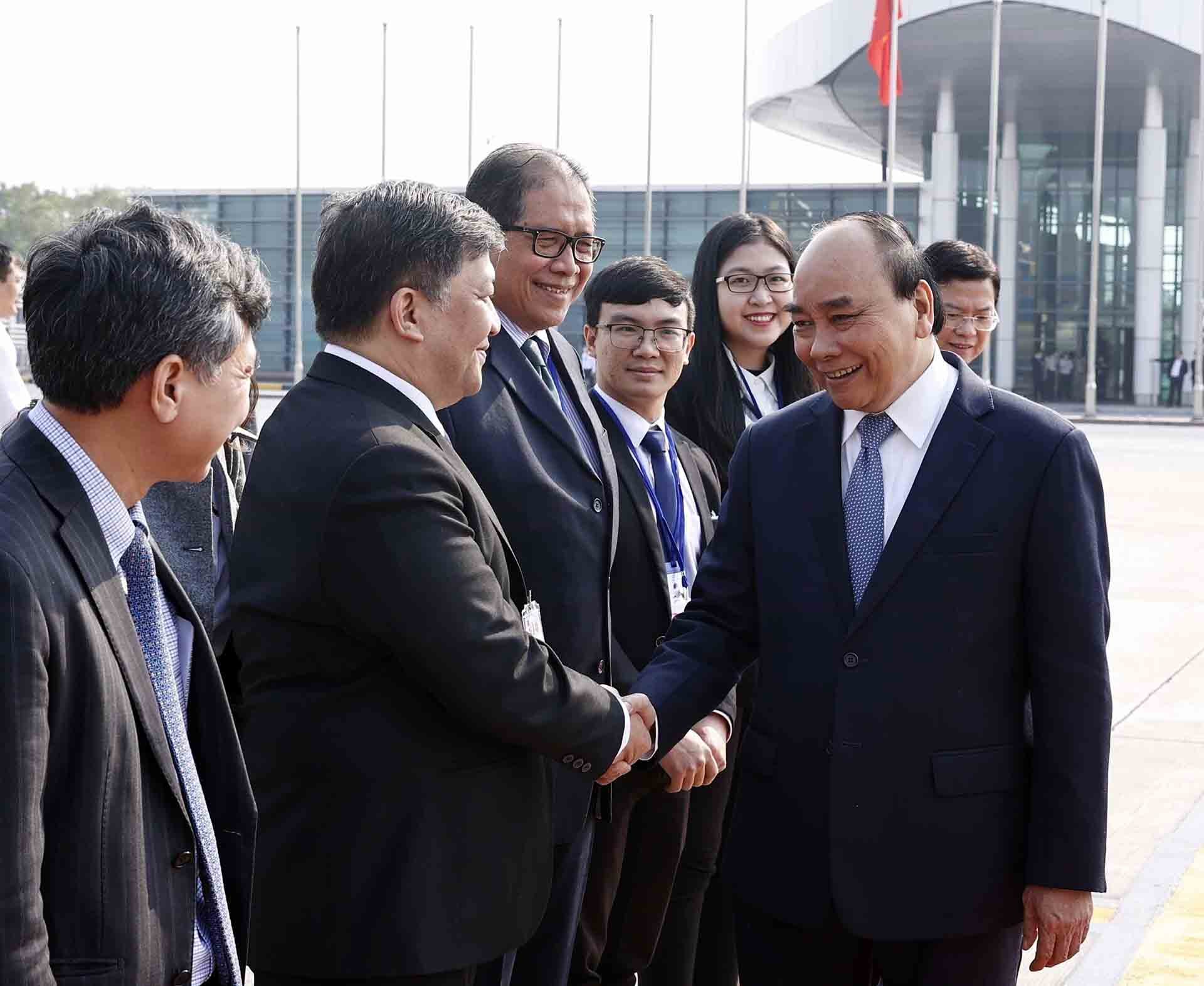 Chủ tịch nước Nguyễn Xuân Phúc lên đường thăm cấp Nhà nước tới Cộng hòa Indonesia