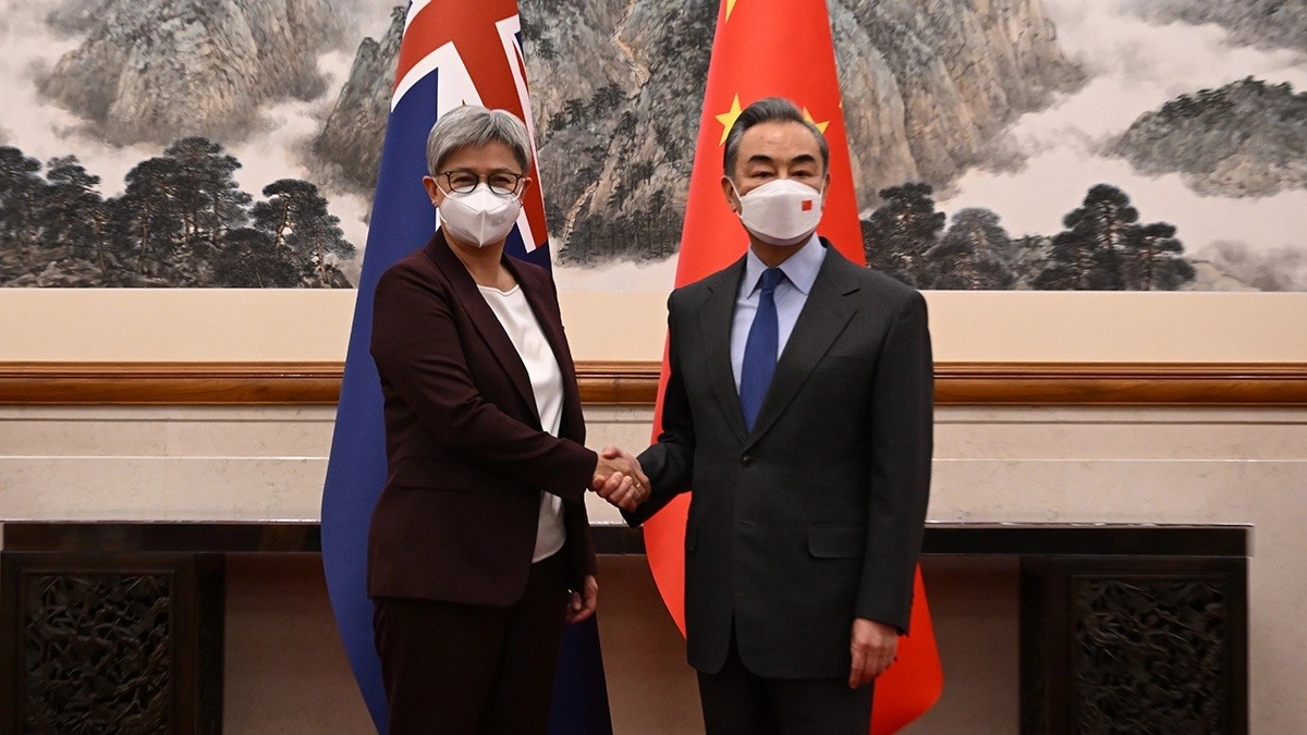 Ngoại trưởng Trung Quốc Vương Nghị và người đồng cấp Australia Penny Wong đã có cuộc gặp tại Bắc Kinh trong ngày 21/12. (Nguồn: AAP Image)