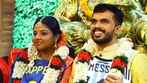 World Cup 2022: Cô dâu, chú rể người Ấn Độ mặc áo in tên Mbappe và Messi ở đám cưới